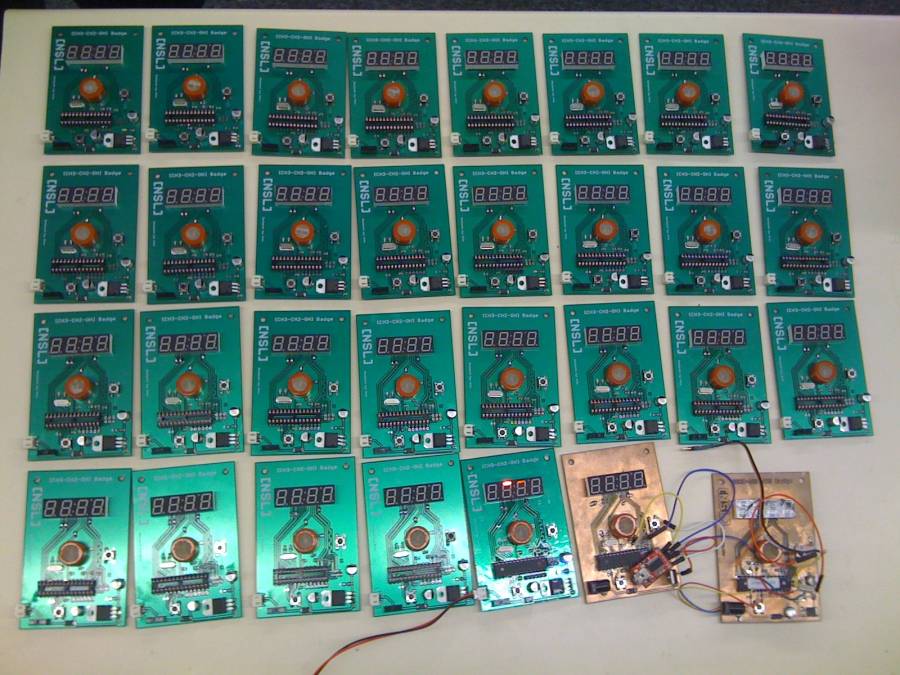 30badges.jpg 30badges.jpg
